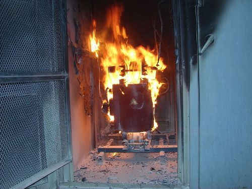 夏日炎炎，北京創(chuàng)聯(lián)匯通電氣教你必備油浸式變壓器防火常識